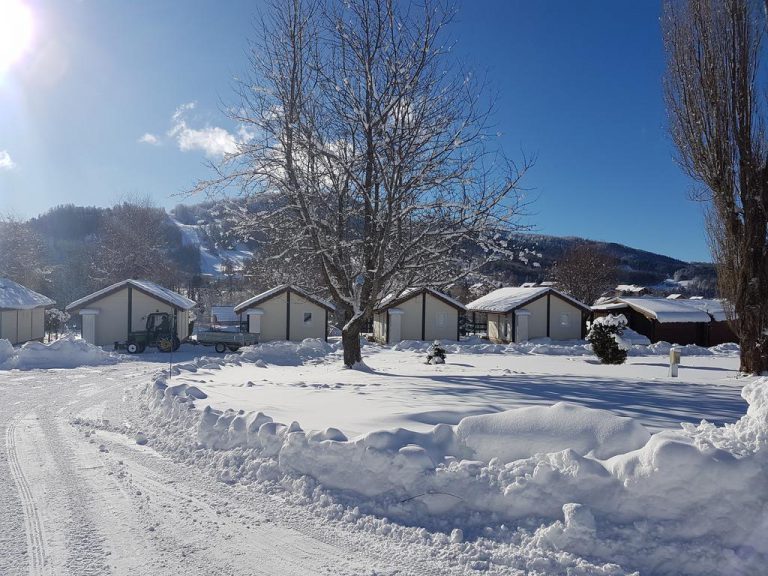 Camping Les Auches wintercamping 768x576