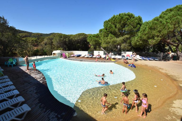 Camping Les Cigales lagune 768x512