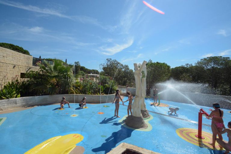 Camping Les Cigales waterspeeltuin 768x512