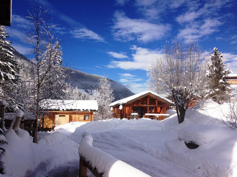 Camping Les Lanchettes wintercamping chalet huren 768x576