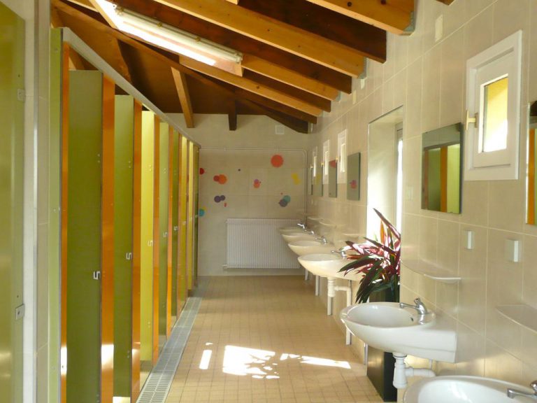 Camping Mas Piques sanitair 768x576