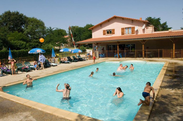 Camping Mijeannes zwembad 768x510