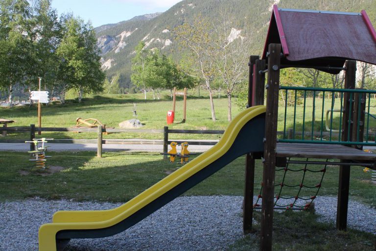 Camping Municipal Le Val D Ambin speeltuin 768x512