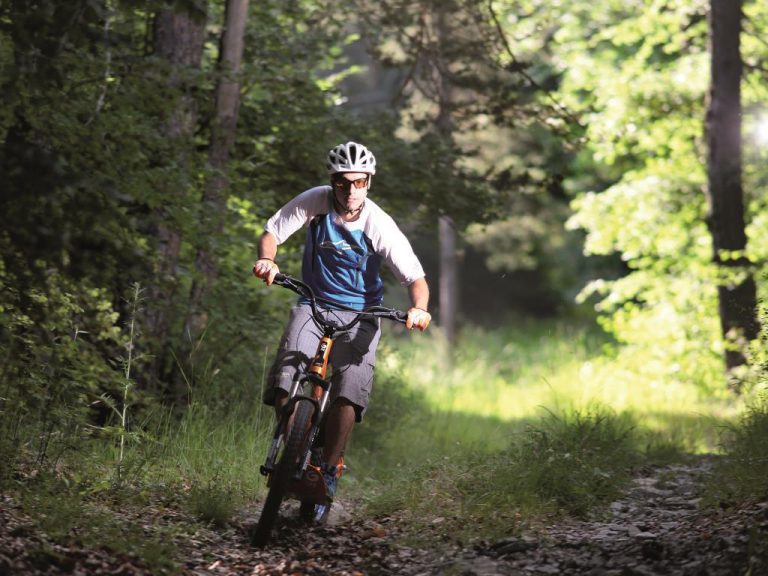 Camping Yelloh Village l Etoile des Neiges fietsen 768x576