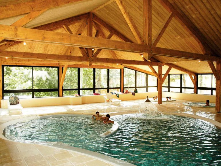 Camping Yelloh Village l Etoile des Neiges overdekt zwembad 768x576