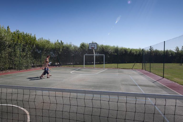 Camping du Champ Neuf sportveld 768x512