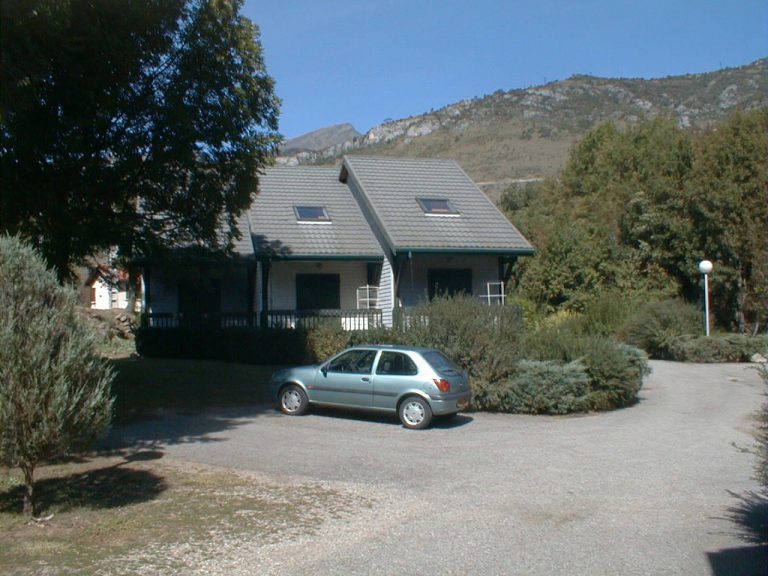 Camping le Castella chalet huren 768x576