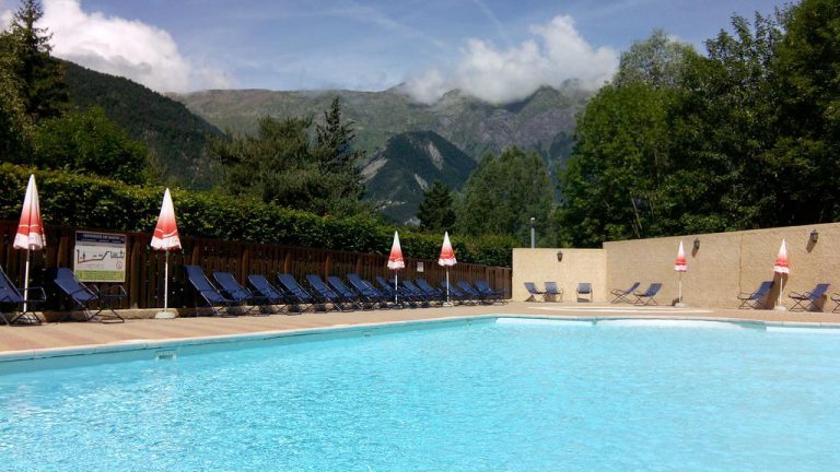 Camping les Cascades Le Bourg d Oisans zwembad 768x432