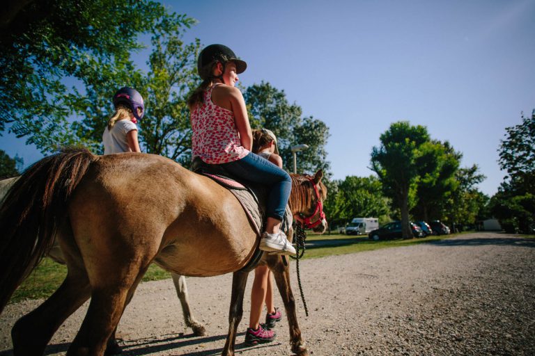 Camping les Plages de l Ain ponyrijden 768x512