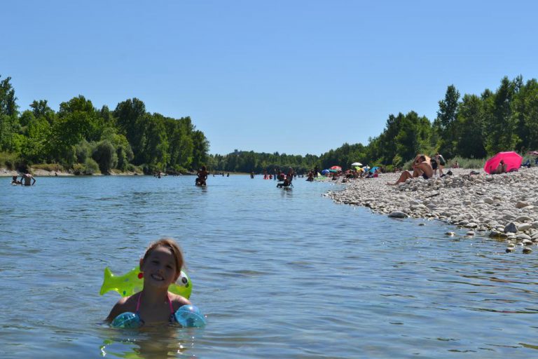 Camping les Plages de l Ain rivier 768x512
