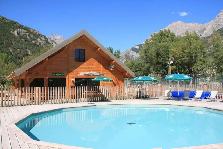 Campinga Huttopia Vallouise zwembad 768x512