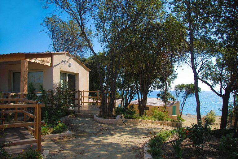 Riva Bella Camping Naturiste naturistencamping Corsica gites huren 768x514