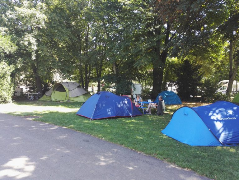 Camping Bouthezard staanplaats 768x579