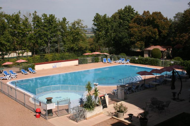 Camping Château La Grange Fort zwembad 768x512