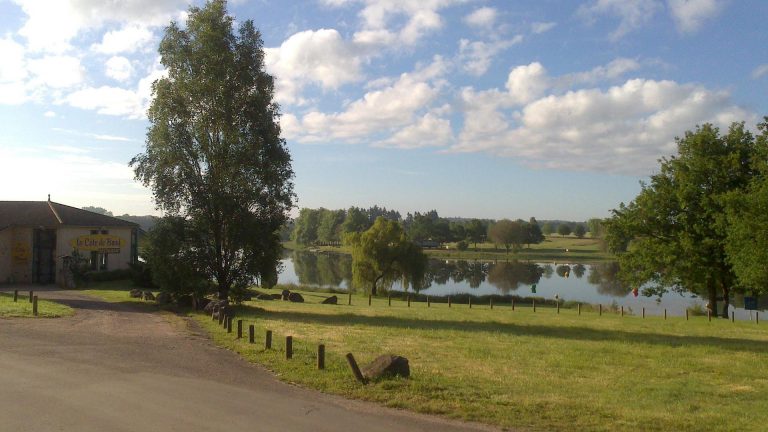 Camping Des Lacs in Pressignac meer 768x432