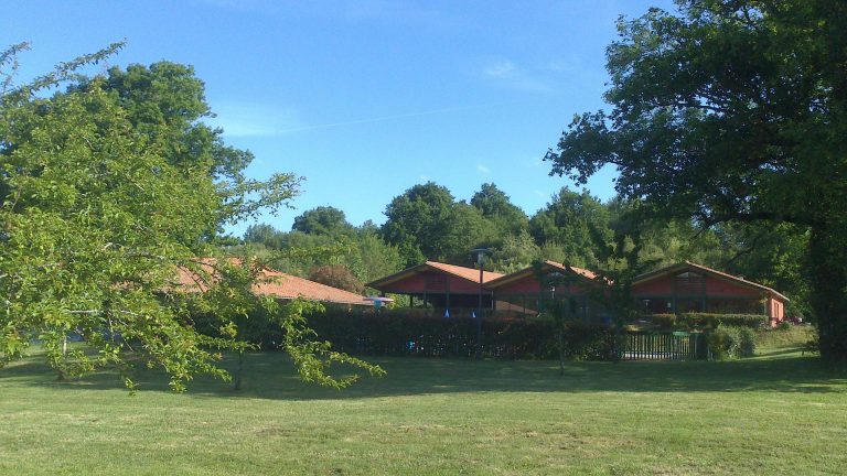 Camping Des Lacs in Pressignac staanplaatsen 768x432