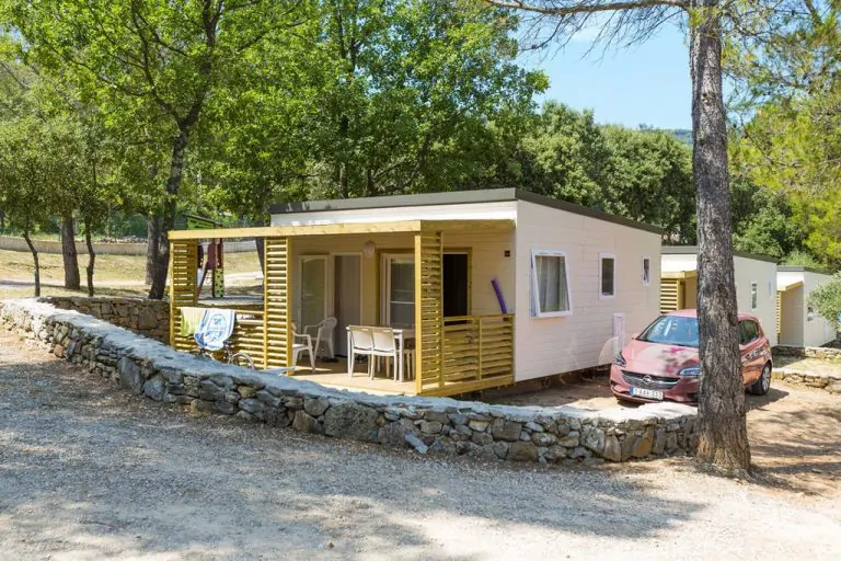 Camping Domaine de la Cigaliere chalet huren 768x512