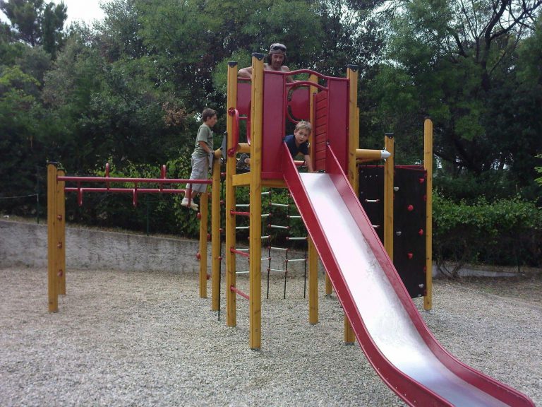 Camping L Oliveraie speeltuin 768x576