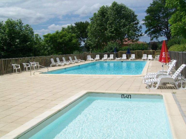 Camping La Bastide Villefranche du Périgord zwemabd 768x576