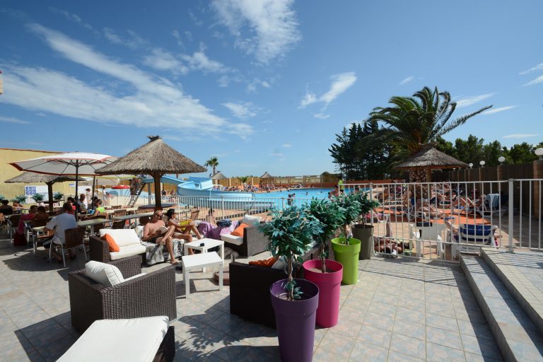 Camping La Nautique terras 768x512