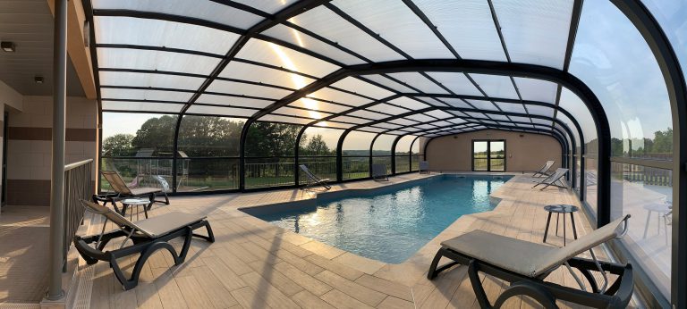 Camping La Nouvelle Croze Dordogne overdektzwembad 768x346