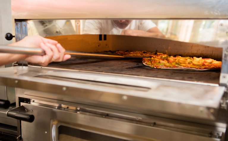 Camping Le Bois Fleuri pizza 768x477