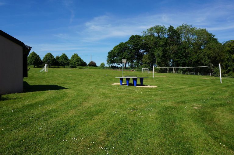 Camping Le Bois Fleuri sportveld 768x510