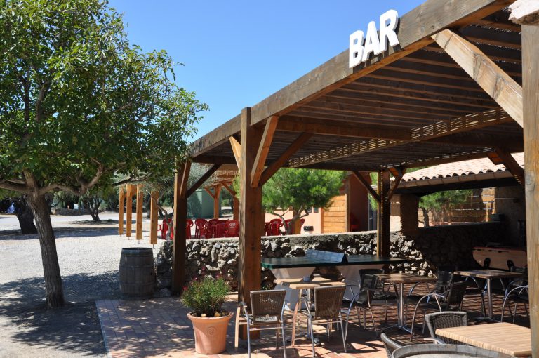 Camping Le Fun terras 768x510