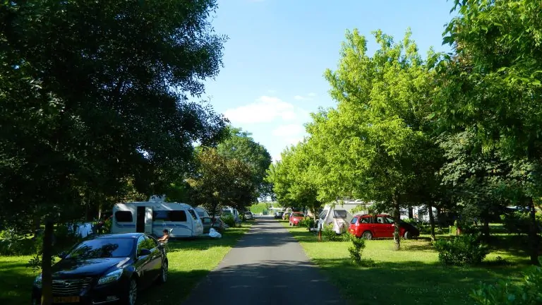 Camping Les Peupliers Montlouis sur Loire staanplaats 768x432