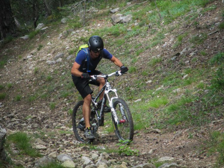 Camping Les rives du Lac Veynes mountainbike routes 768x576