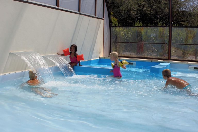 Camping Les rives du Lac Veynes waterspeeltuin 768x512