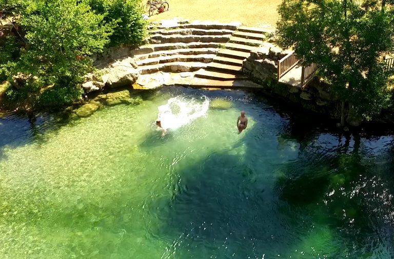 Camping Maisonneuve Dordogne strandje 768x505