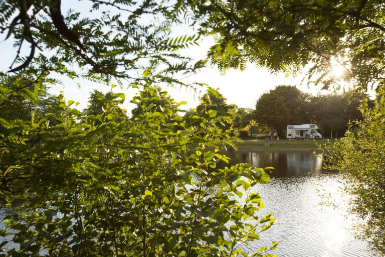 Camping RCN la Ferme du Latois meer 768x512