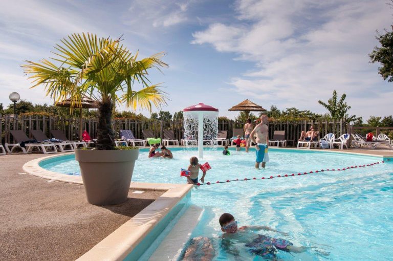 Camping RCN la Ferme du Latois peuterbad 768x510