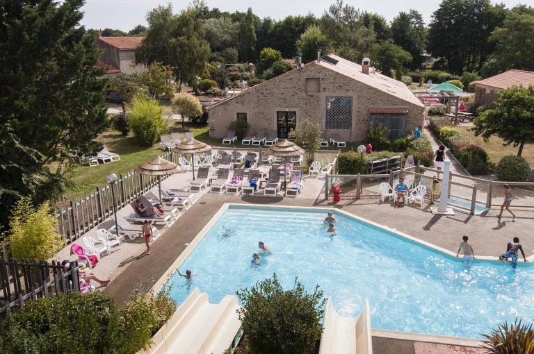 Camping RCN la Ferme du Latois zwembad 768x510
