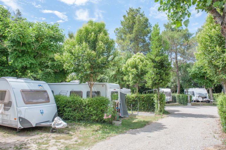 Camping Saint Gabriel staanplaatsen 768x511