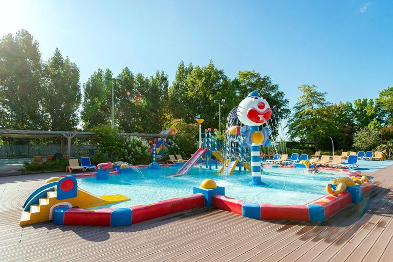 Camping Sandaya Le Col Vert waterspeeltuin 2 768x512