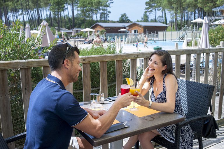 Camping Sandaya Soustons Village terras 768x512