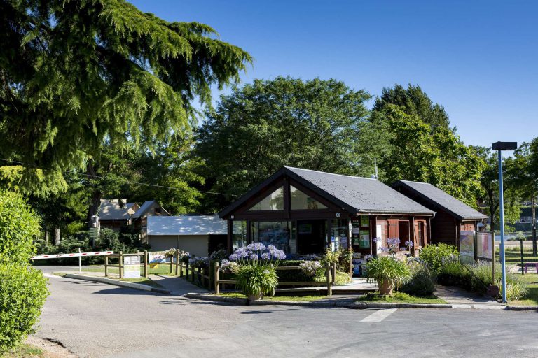 Camping Touristique de Gien receptie 768x512