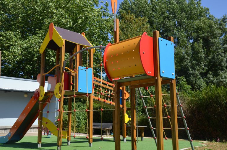 Camping de Besançon speeltuin 768x509