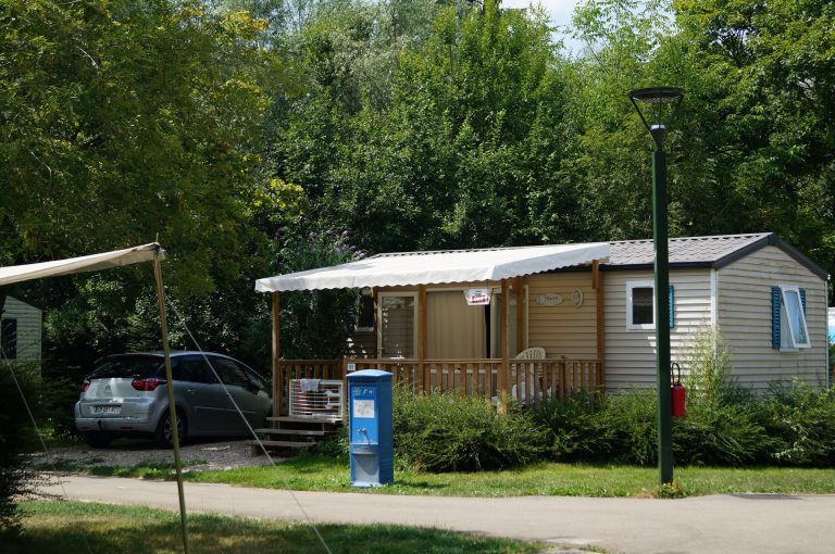 Camping de Besançon stacaravan huren 768x510
