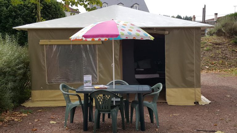 Camping de Nevers stadscamping Nevers bungalowtent huren 768x432