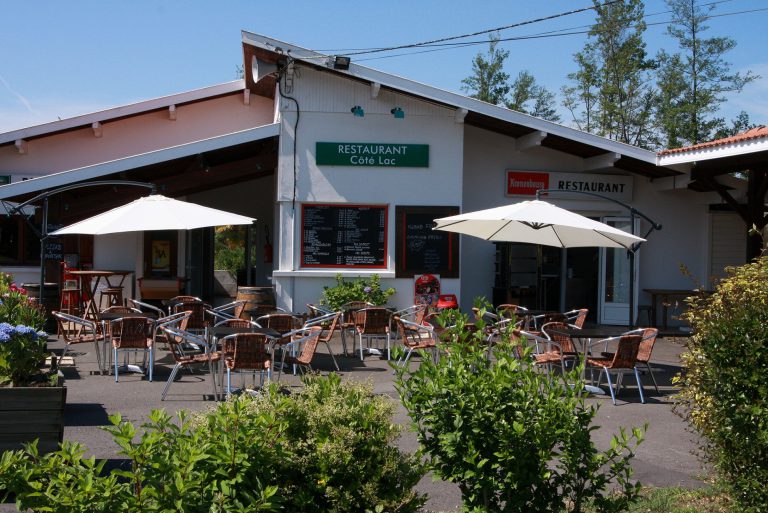 Camping l Arbre d or terras 768x513