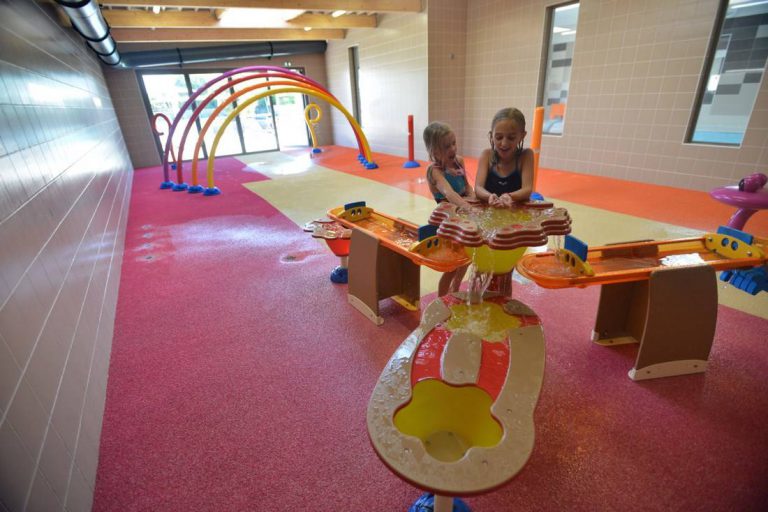 Flower Camping Les Aubépines waterspeeltuin 2 768x512