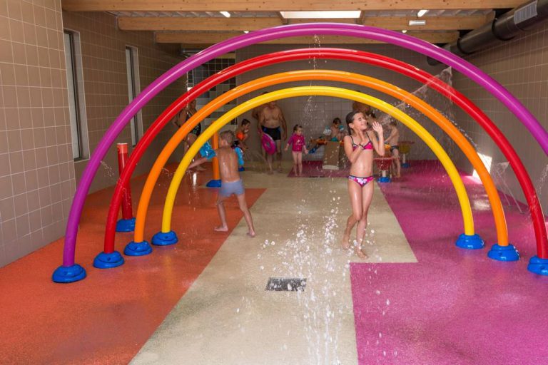 Flower Camping Les Aubépines waterspeeltuin 768x512