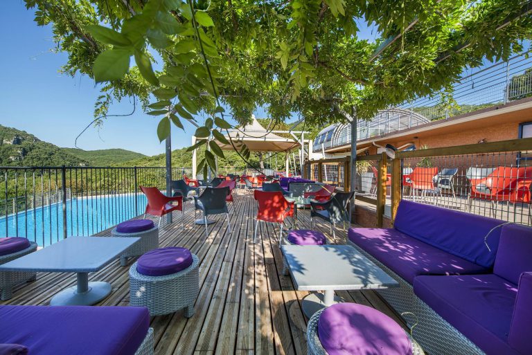 Naturistencamping Domaine de la Sablière terras 2 768x513