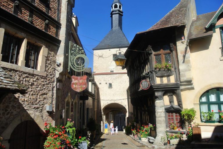 camping du breuil Bourbon Lancy 768x514