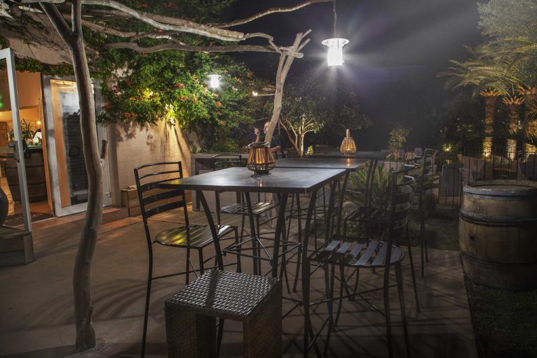 Camping Arutoli in Porto Vecchio op Corsica terras 2 768x512