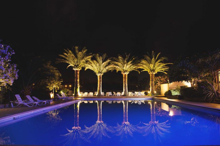 Camping Arutoli in Porto Vecchio op Corsica zwembad avond 2 768x512