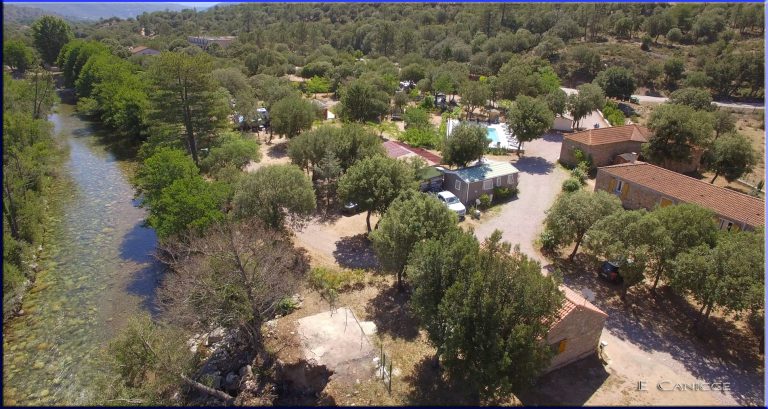 Camping E Canicce in Moltifao op Corsica aan rivier 768x409